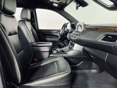 Used 2022 Chevrolet Suburban Premier image 15