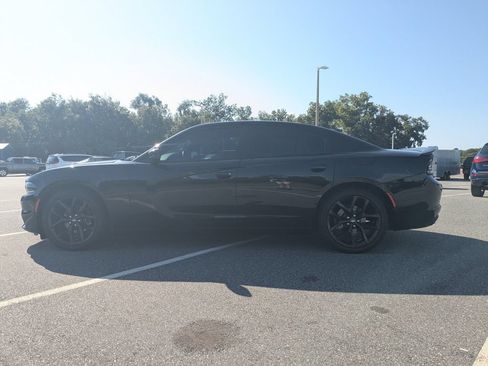 Used 2021 Dodge Charger SXT w/ Blacktop Package RWD image 7