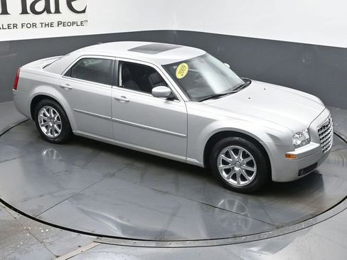 Used 2009 Chrysler 300 Touring image 46