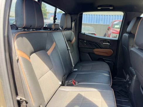 Used 2025 GMC Canyon AT4 AWD/4WD image 18