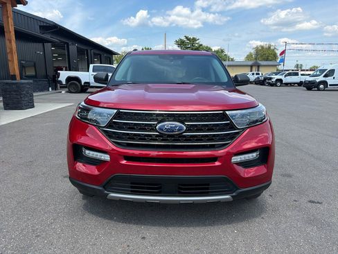 Used 2021 Ford Explorer XLT w/ Equipment Group 202A AWD/4WD image 2