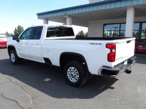 Used 2021 Chevrolet Silverado 2500 LT w/ Convenience Package AWD/4WD image 3