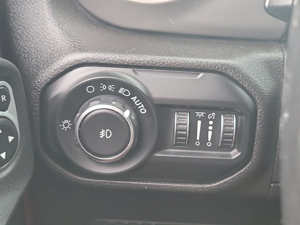 Used 2019 Jeep Wrangler Sport w/ Quick Order Package 24S AWD/4WD image 25