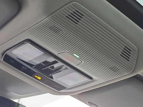 Used 2024 Volkswagen Atlas SEL image 35