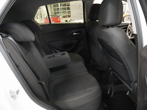 Used 2017 Chevrolet Trax LS w/ Fleet Convenience Package image 28