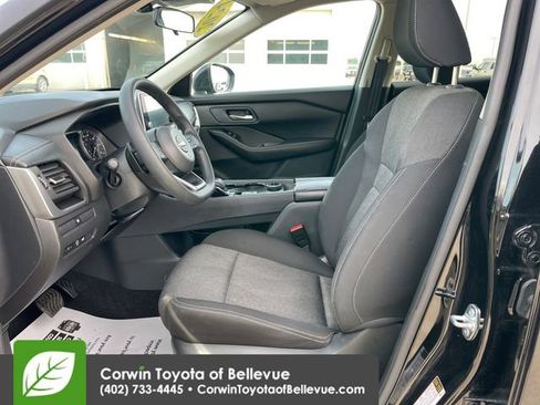Used 2024 Nissan Rogue SV AWD/4WD image 17