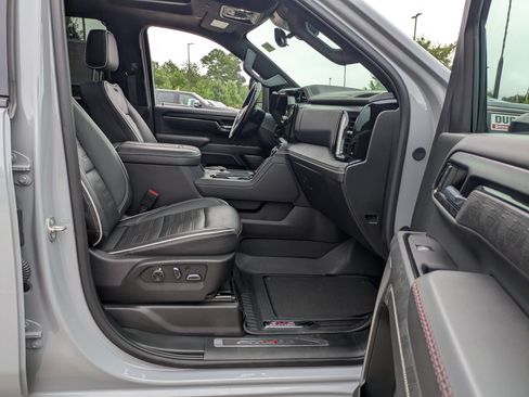 Used 2024 GMC Sierra 2500 AT4X AWD/4WD image 40
