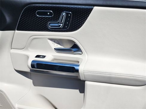 New 2026 Mercedes-Benz GLB 250 4MATIC image 16