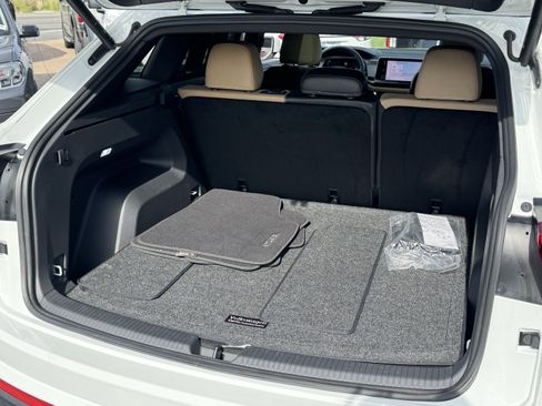 Used 2024 Volkswagen Atlas Cross Sport SE w/ Panoramic Sunroof Package image 38