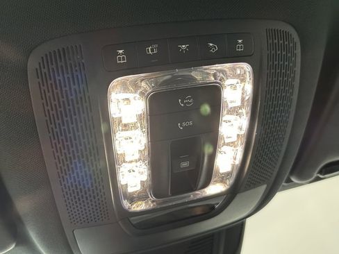 Used 2020 Mercedes-Benz GLE 450 4MATIC image 33