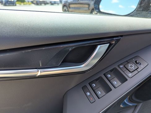 New 2026 Kia Niro Wind FWD image 19