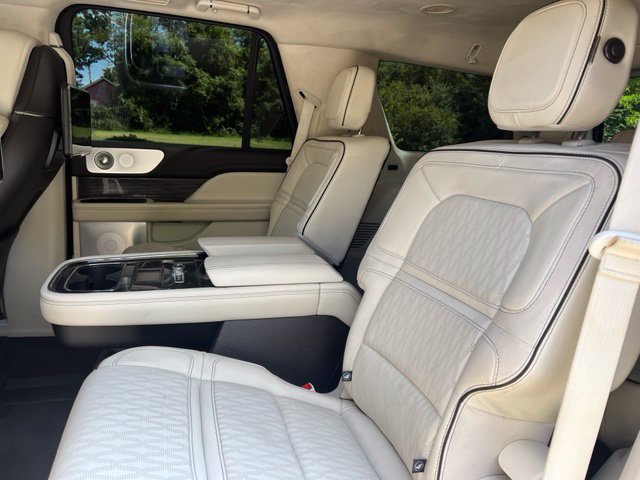 Used 2019 Lincoln Navigator Black Label AWD/4WD image 16