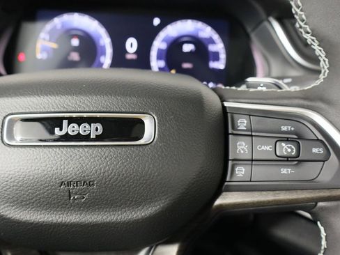 New 2025 Jeep Grand Cherokee Limited image 10