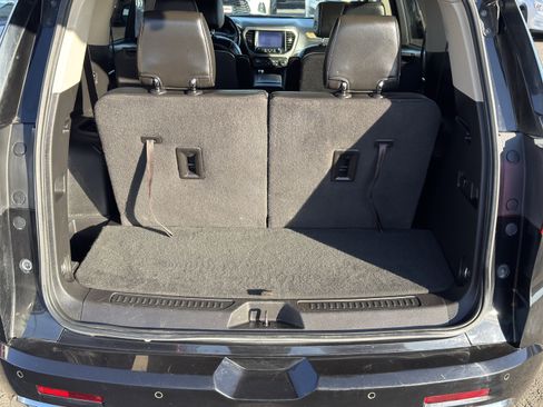 Used 2017 GMC Acadia Denali image 16