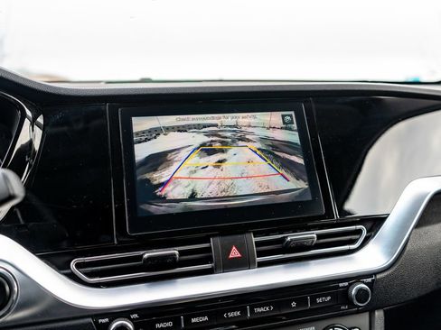 Used 2021 Kia Niro EX w/ Cold Weather Package image 28