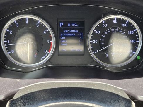 Used 2019 Hyundai Santa Fe SE AWD/4WD image 15