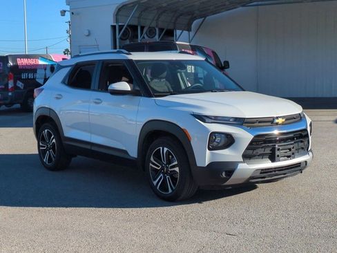 Used 2023 Chevrolet TrailBlazer LT image 3