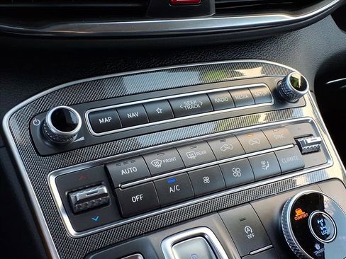 Used 2023 Hyundai Santa Fe SEL image 12