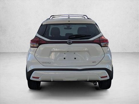 Used 2023 Nissan Kicks SR w/ SR Premium Package FWD image 6