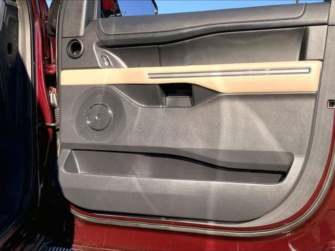Used 2024 Ford Expedition Max XLT image 22