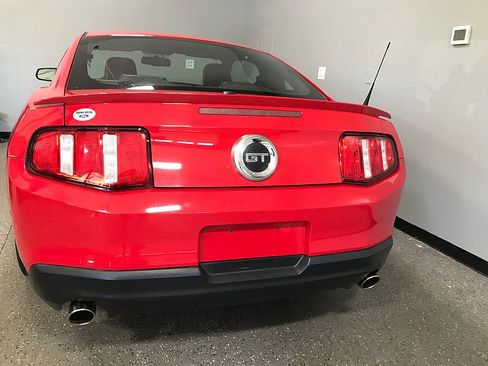 Used 2010 Ford Mustang GT RWD image 4
