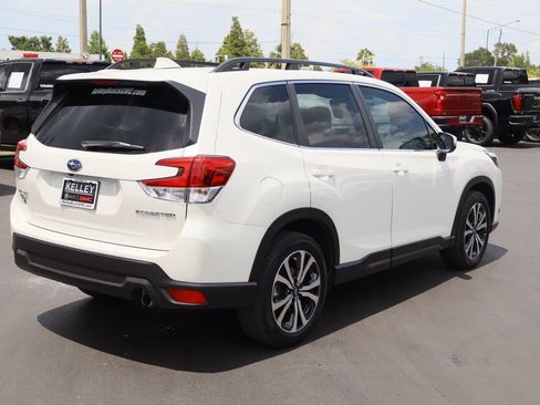 Used 2022 Subaru Forester Limited AWD/4WD image 9