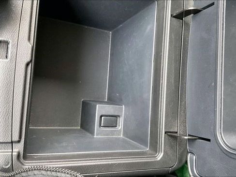 Used 2023 Nissan Armada SV image 38