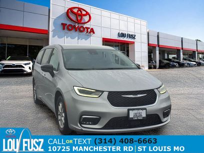 Used 2024 Chrysler Pacifica Touring-L