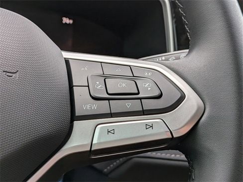 New 2026 Volkswagen Taos SE image 28