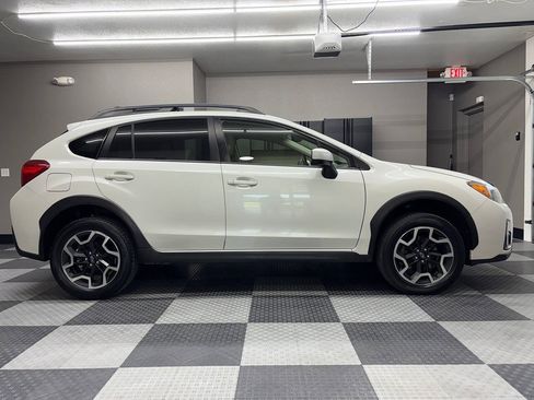 Used 2017 Subaru Crosstrek 2.0i Premium AWD/4WD image 6