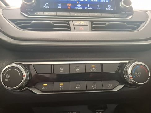 Used 2025 Nissan Altima 2.5 SR FWD image 25