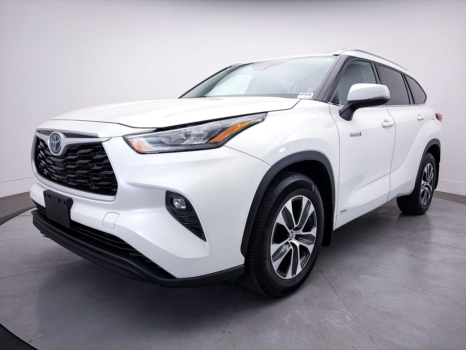 Used 2020 Toyota Highlander XLE AWD/4WD image 9