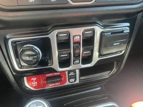 Used 2021 Jeep Gladiator Rubicon AWD/4WD image 40