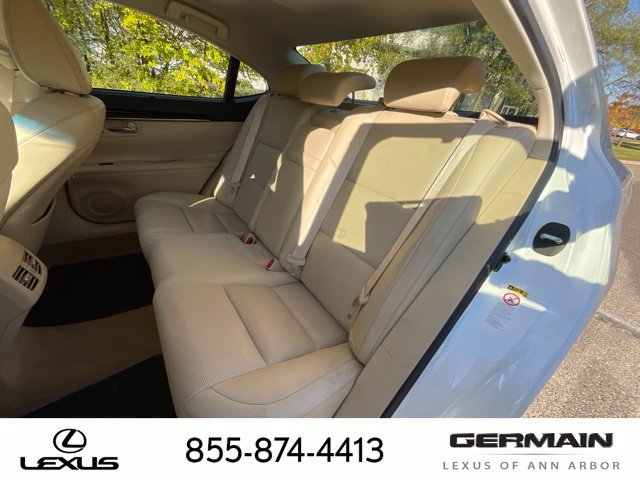 Used 2015 Lexus ES 350 w/ Ultra Luxury Package FWD image 13