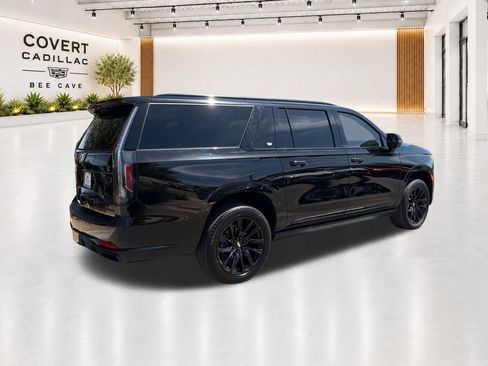 Used 2023 Cadillac Escalade ESV Sport w/ LPO, ONYX Package AWD/4WD image 13