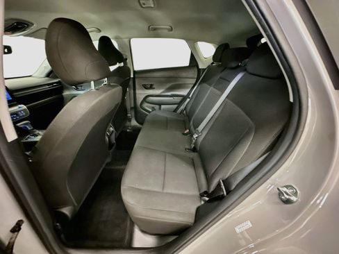 Used 2025 Hyundai Kona SEL AWD/4WD image 28