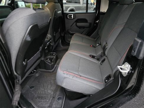 Used 2025 Jeep Gladiator Rubicon image 17