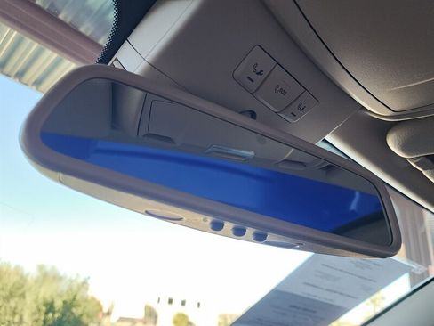 Used 2016 Mercedes-Benz SL 550 w/ Driver Assistance Package image 76