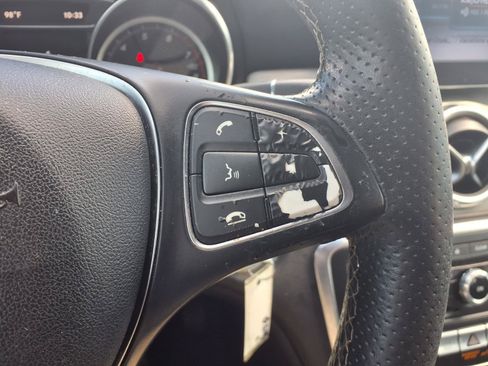 Used 2018 Mercedes-Benz GLA 250 image 17