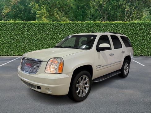 Used 2014 GMC Yukon Denali AWD/4WD image 8