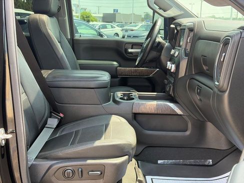 Used 2023 GMC Sierra 2500 Denali w/ Denali Black Diamond Edition AWD/4WD image 18