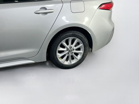 Used 2020 Toyota Corolla LE w/ LE Convenience Package FWD image 28