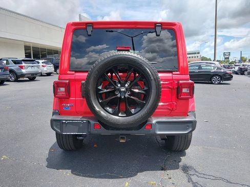 Used 2021 Jeep Wrangler Unlimited Sahara w/ Cold Weather Group AWD/4WD image 5