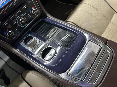 Used 2011 Jaguar XJ image 24