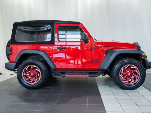 Used 2023 Jeep Wrangler Sport AWD/4WD image 3
