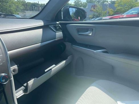 Used 2017 Toyota Camry LE FWD image 35