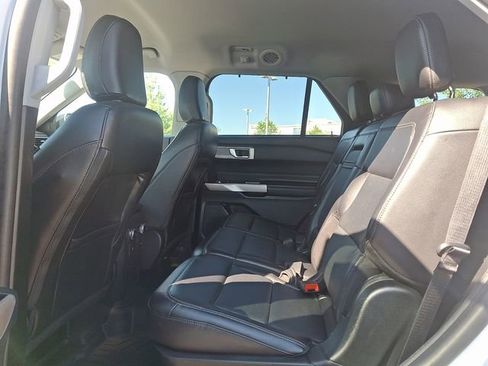 Used 2023 Ford Explorer Limited AWD/4WD image 10