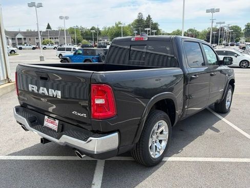 New 2026 RAM 1500 4x4 Crew Cab image 7