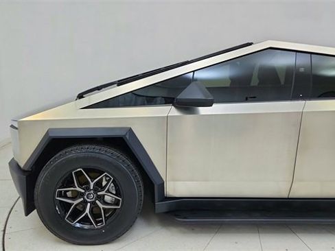 Used 2025 Tesla Cybertruck AWD Crew Cab image 4