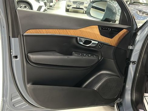 Certified 2023 Volvo XC90 B6 Plus AWD/4WD image 9